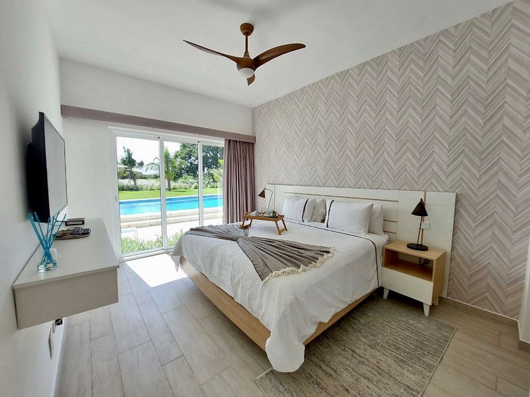 Spectacular Apto Pool Golf View in Hard Rock Golf