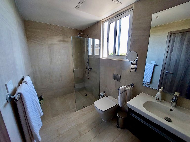 Unique Pool & Golf view retreat 1BR in Hard Rock