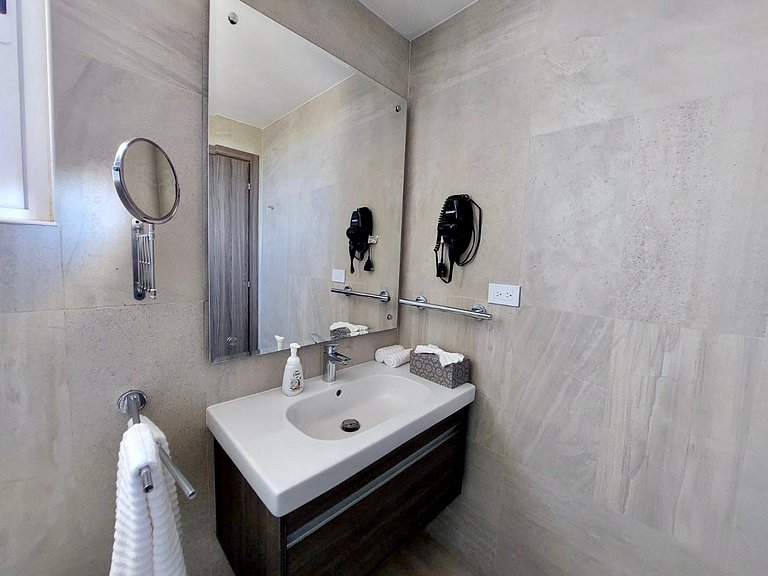 Unique Pool & Golf view retreat 1BR in Hard Rock