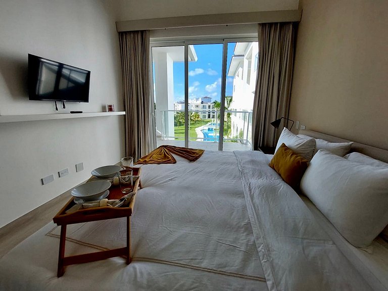 Unique Pool & Golf view retreat 1BDR in Hard Rock