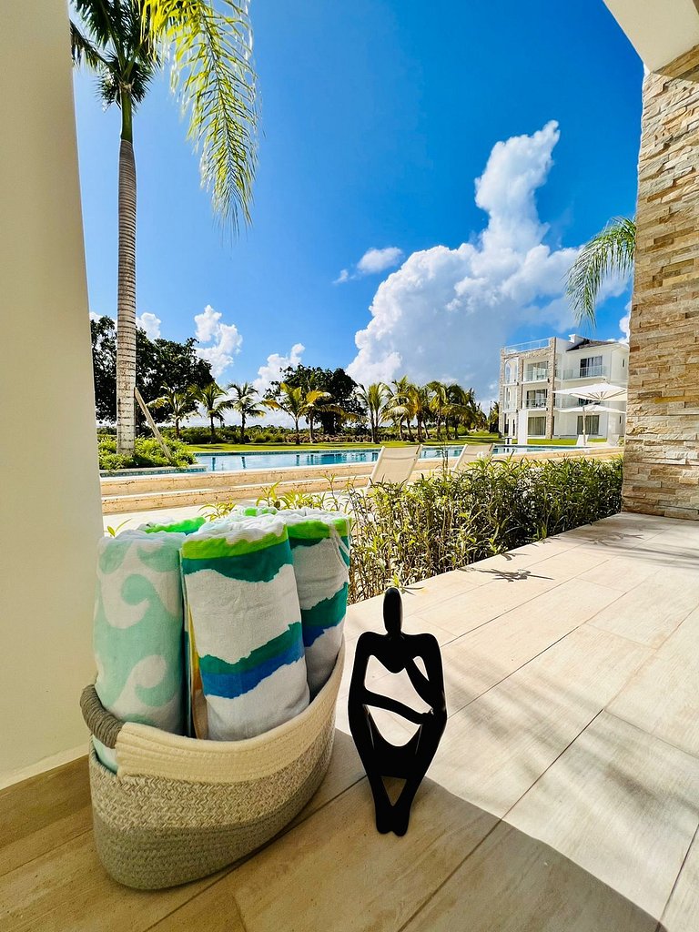 Relax Apto Pool and Golf View in Hard Rock Golf