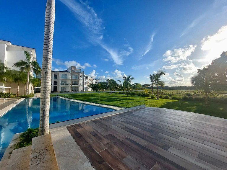 Relax Apto Pool and Golf View in Hard Rock Golf