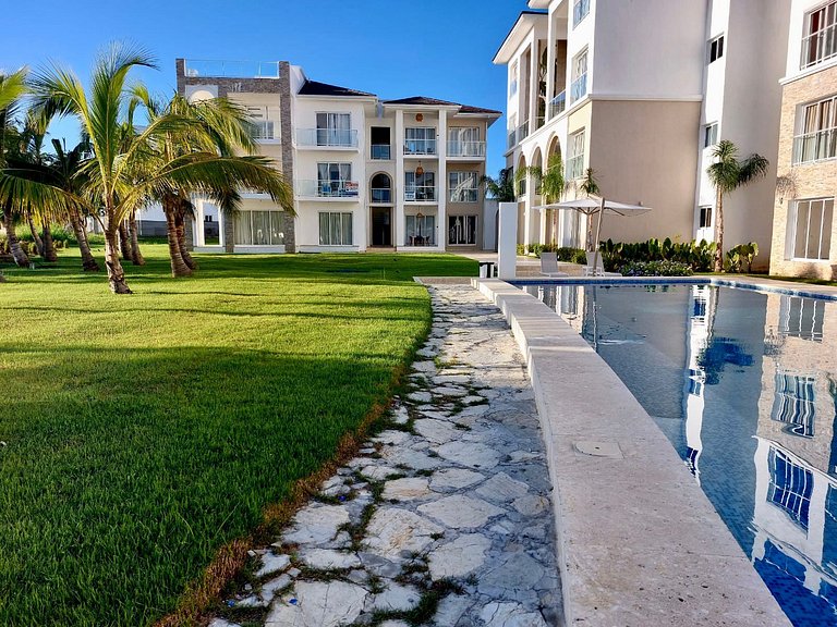 Relax Apto Pool and Golf View in Hard Rock Golf