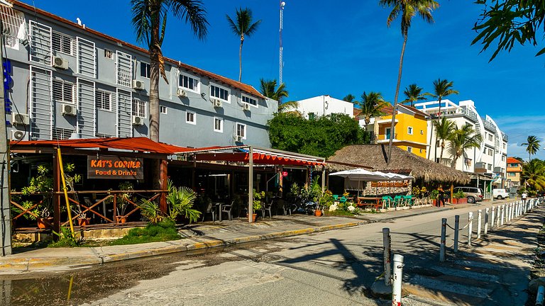 Charming 2BDR Pool View Walking to Bavaro Beach