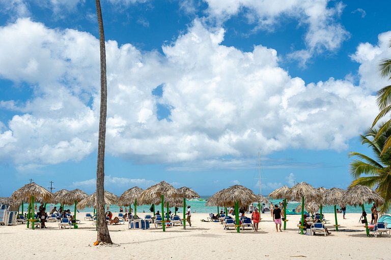 Charming 2BDR Pool View Walking to Bavaro Beach