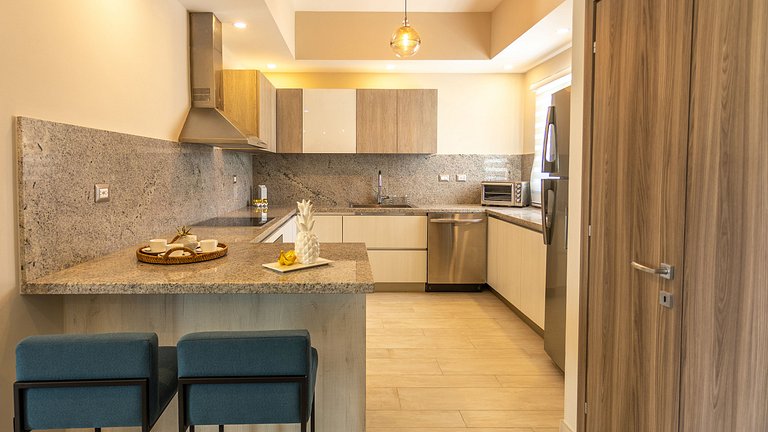 Luxury Condo& Golf Cart Included in Cana Pearl