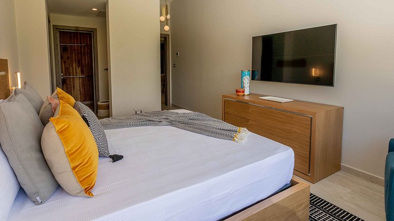 Luxury Condo& Golf Cart Included in Cana Pearl
