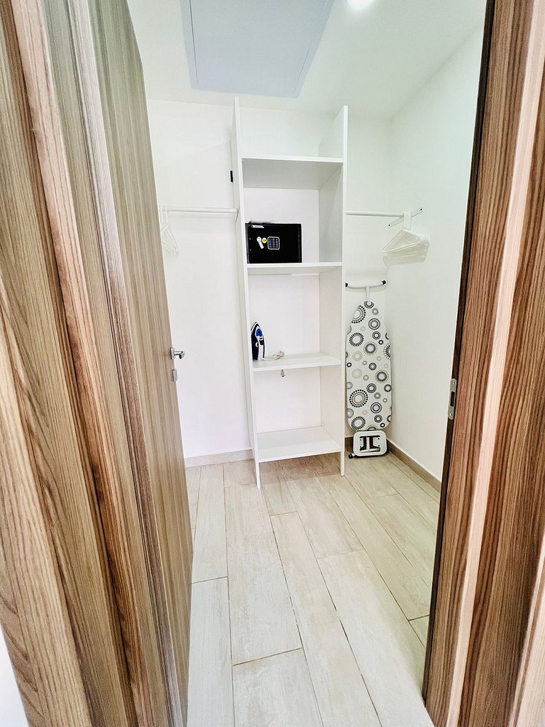 Pool & Golf View Condo Inside Hard Rock Area