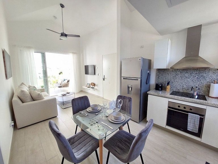 Hard Rock Golf Cozy 1BR • Pool & Golf Views