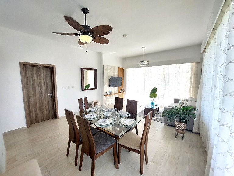 Hard Rock Getaway • 2BR with Golf + Pool Views