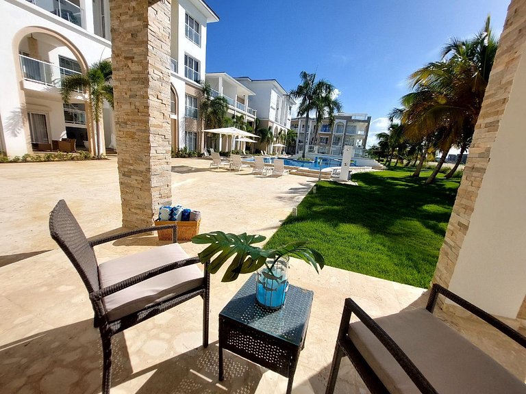 Amazing Pool and Golf View 2BDR in Hard Rock H.