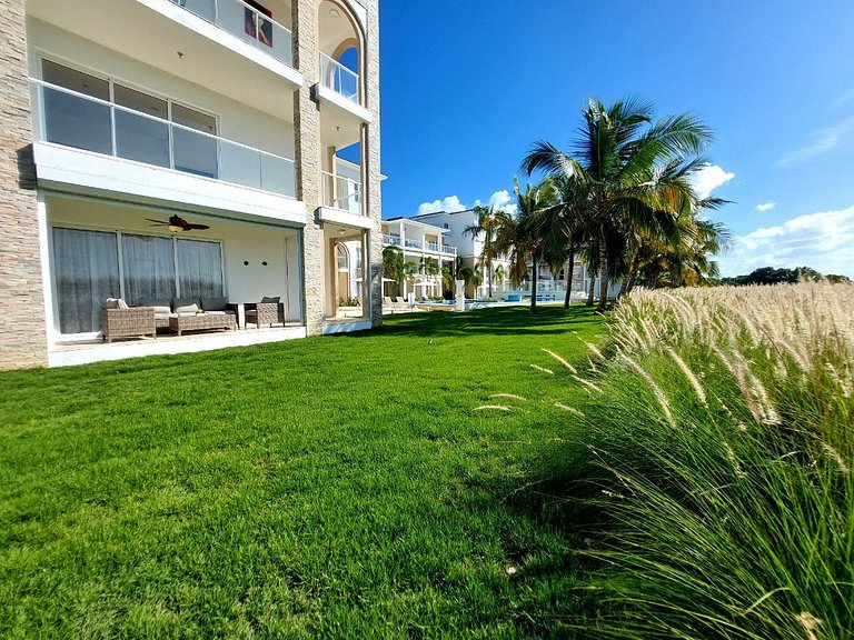 Amazing Pool and Golf View 2BDR in Hard Rock H.