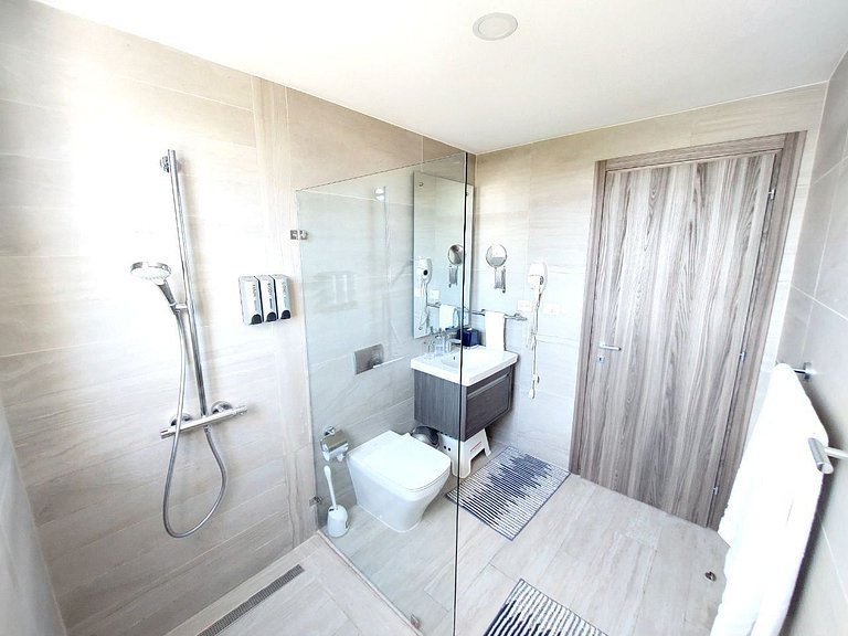 Beach-Style 2BR Condo Across from Hard Rock Hotel