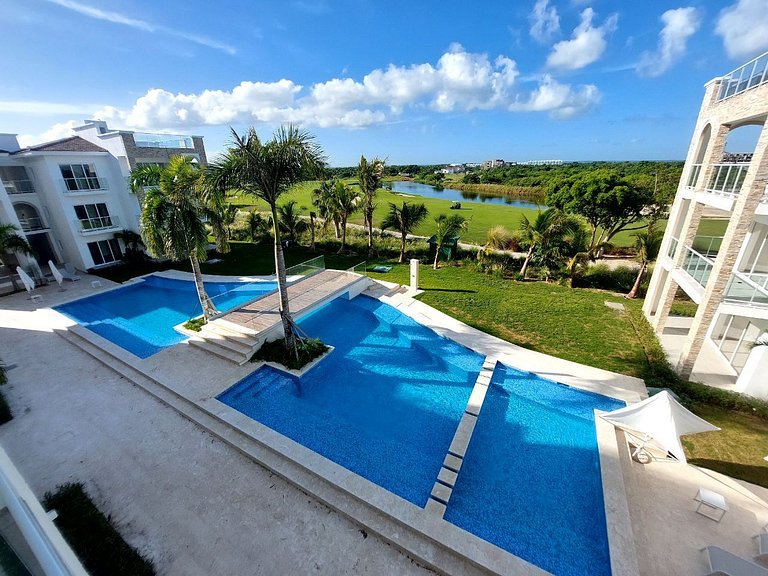 Beach-Style 2BR Condo Across from Hard Rock Hotel