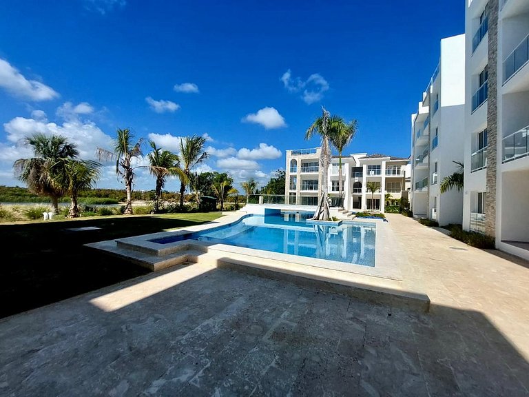 Beach-Style 2BR Condo Across from Hard Rock Hotel