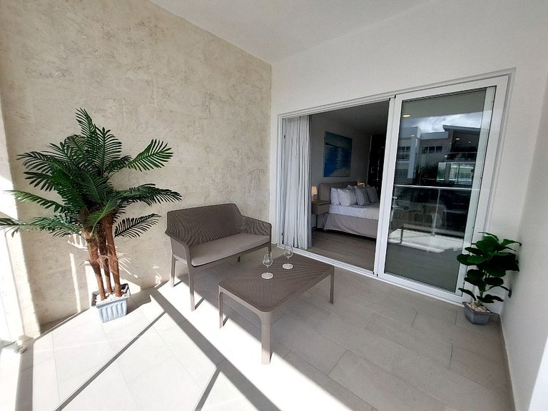 Beach Haven 1BDR Condo Paseo Playa Coral - 305