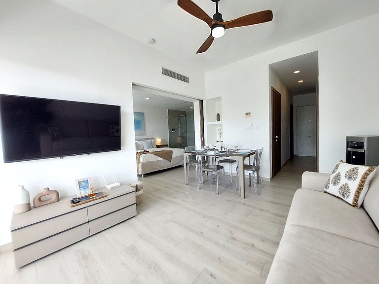 Beach Haven 1BDR Condo Paseo Playa Coral - 305
