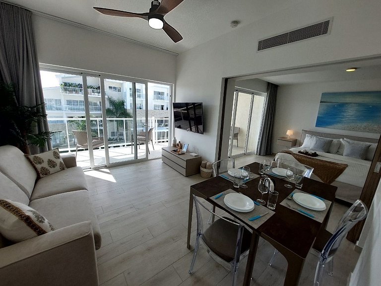 Beach Haven 1BDR Condo Paseo Playa Coral - 305