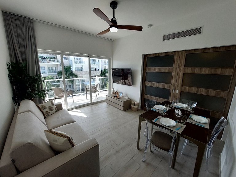 Beach Haven 1BDR Condo Paseo Playa Coral - 305