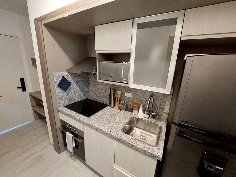 Beach Haven 1BDR Condo Paseo Playa Coral - 305