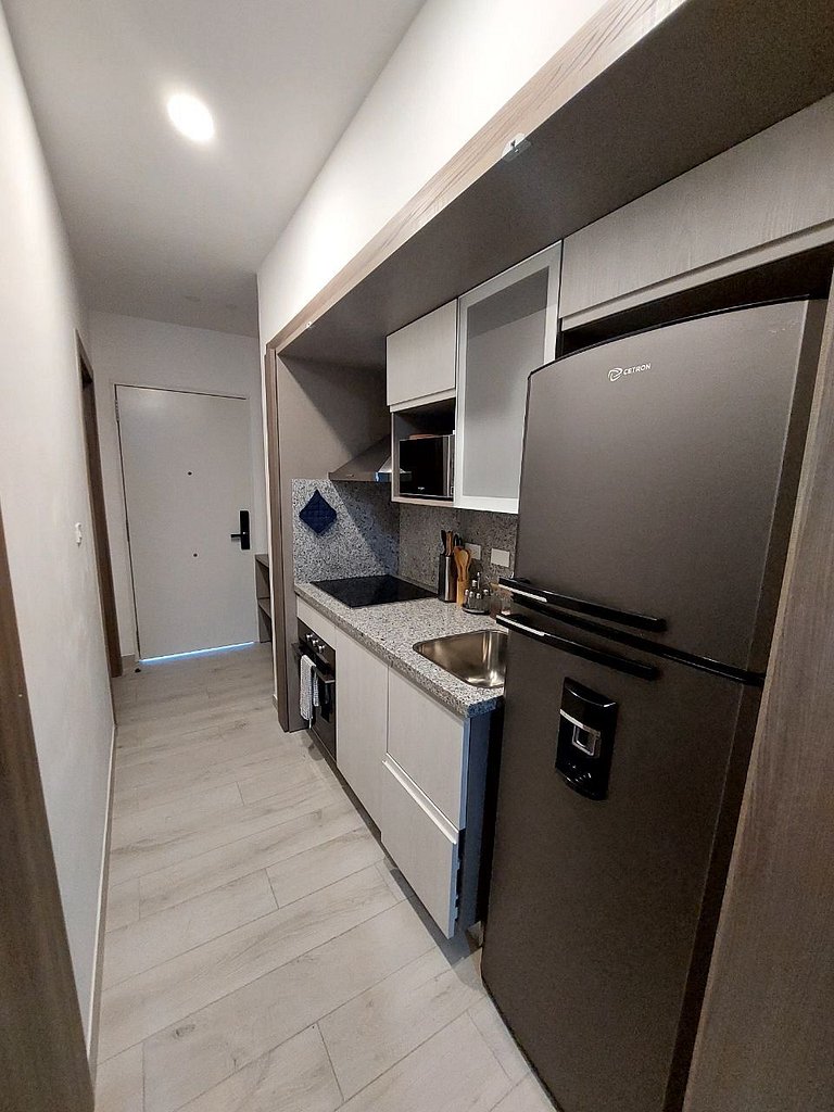 Beach Haven 1BDR Condo Paseo Playa Coral - 305