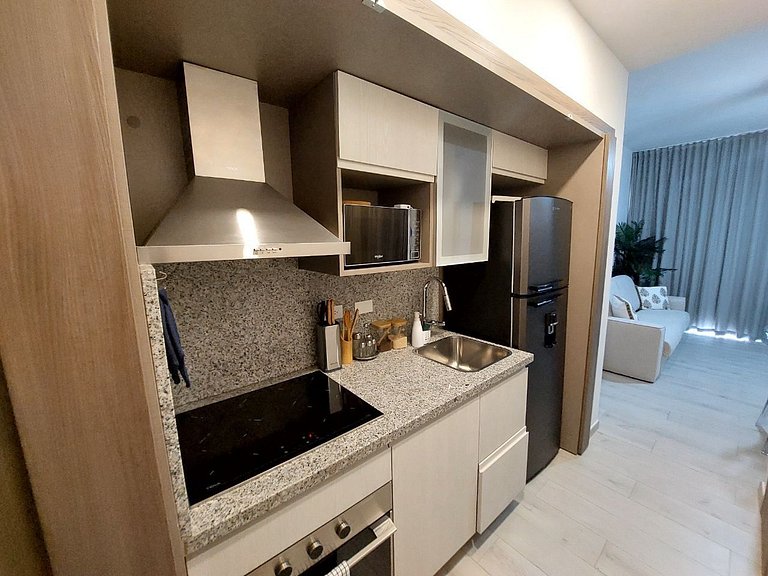 Beach Haven 1BDR Condo Paseo Playa Coral - 305