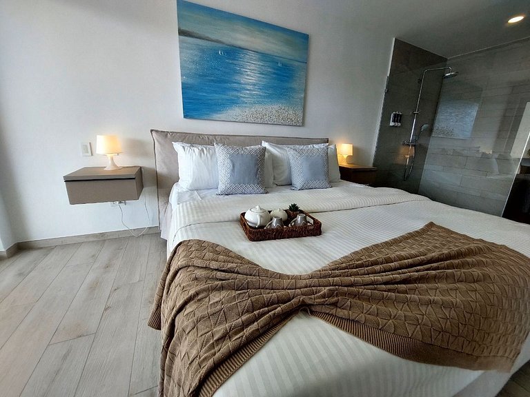 Beach Haven 1BDR Condo Paseo Playa Coral - 305