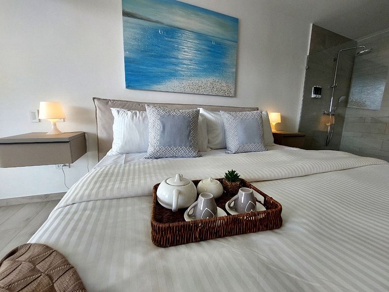 Beach Haven 1BDR Condo Paseo Playa Coral - 305