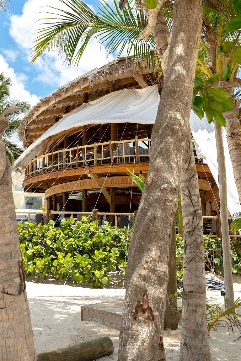 Beach Haven 1BDR Condo Paseo Playa Coral - 305