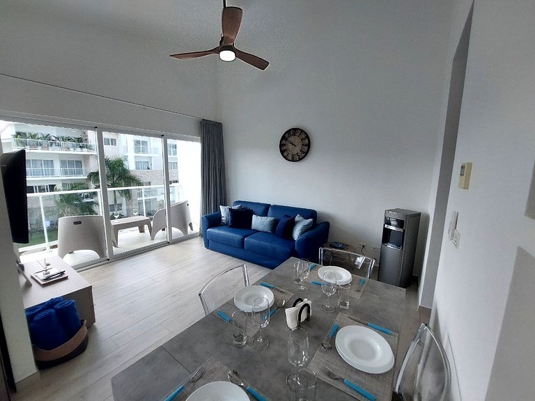 Seaside Luxury 1BDR Condo Paseo Playa Coral D-306