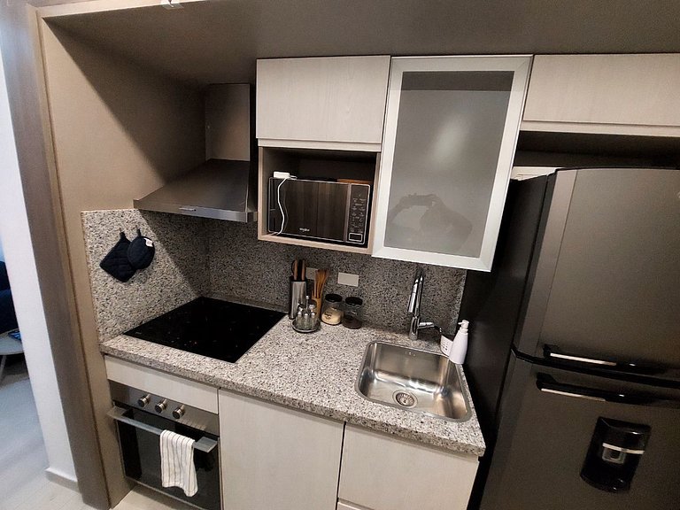 Seaside Luxury 1BDR Condo Paseo Playa Coral D-306
