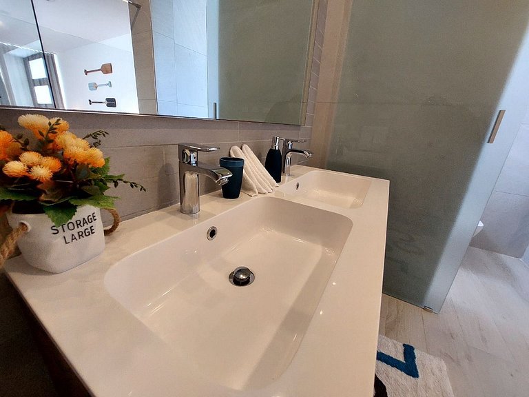 Seaside Luxury 1BDR Condo Paseo Playa Coral D-306