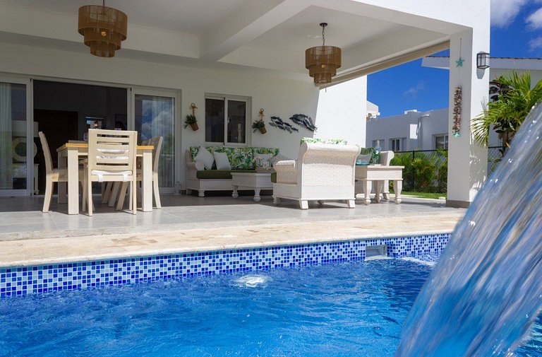 Dream villa with pool & garden view in Vista Cana