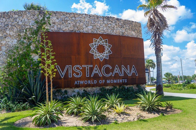 Dream villa with pool & garden view in Vista Cana