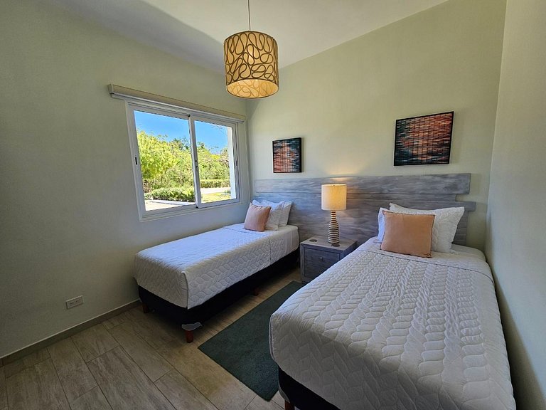 Comfort Condo w/Pool View at Hard Rock Golf Course