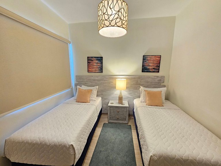Comfort Condo w/Pool View at Hard Rock Golf Course