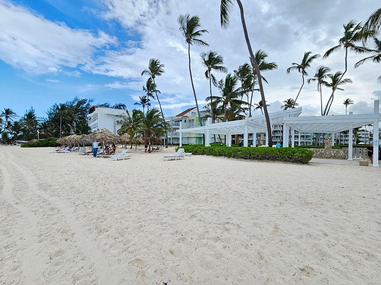 Stunning 3BDR Private Beach Access Playa Turquesa