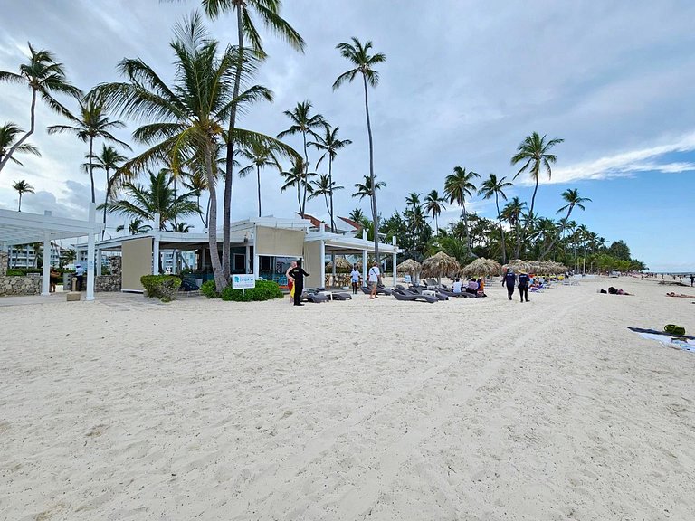 Stunning 3BDR Private Beach Access Playa Turquesa