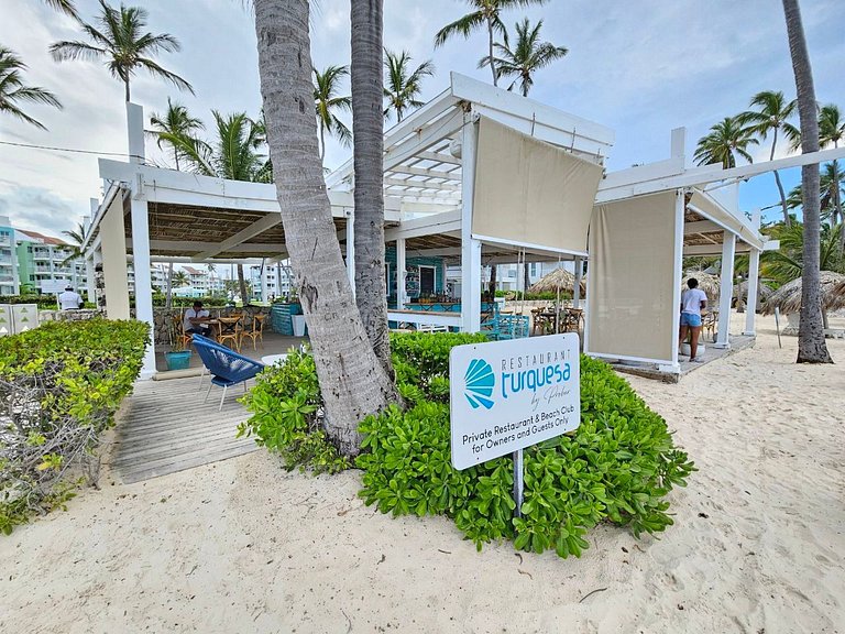 Stunning 3BDR Private Beach Access Playa Turquesa