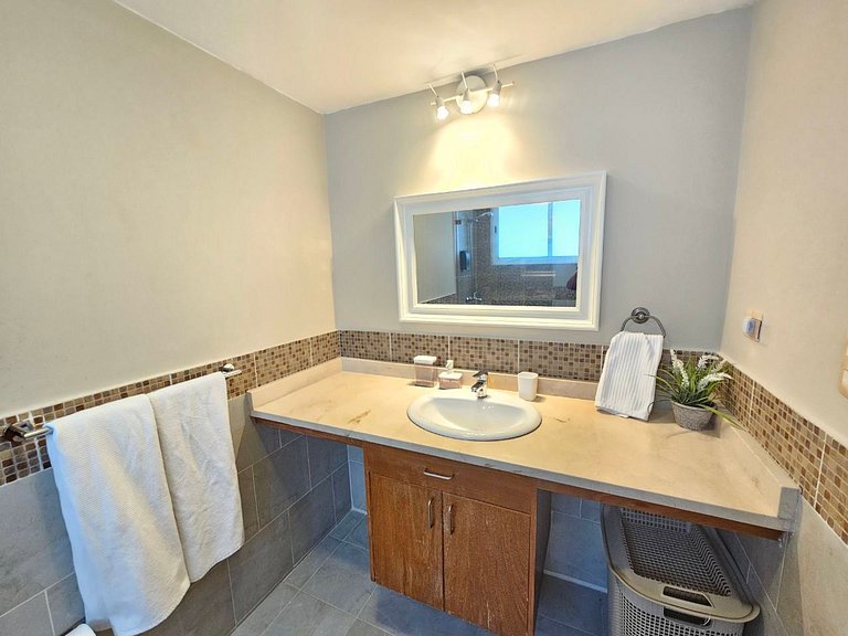 Stunning 3BDR Private Beach Access Playa Turquesa