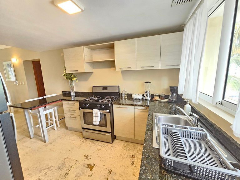 Stunning 3BDR Private Beach Access Playa Turquesa
