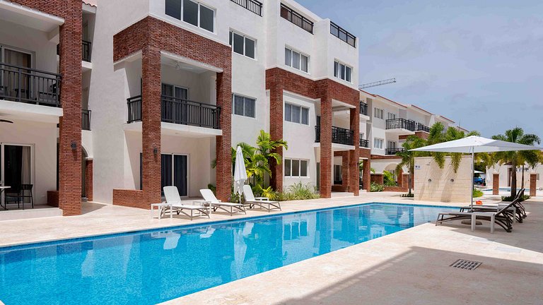Charming 2BDR Pool View Walking to Bavaro Beach