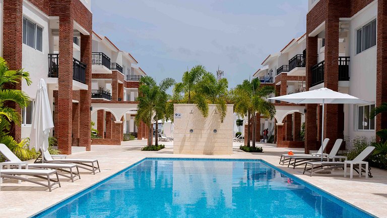 Charming 2BDR Pool View Walking to Bavaro Beach
