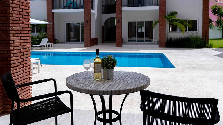Charming 2BDR Pool View Walking to Bavaro Beach