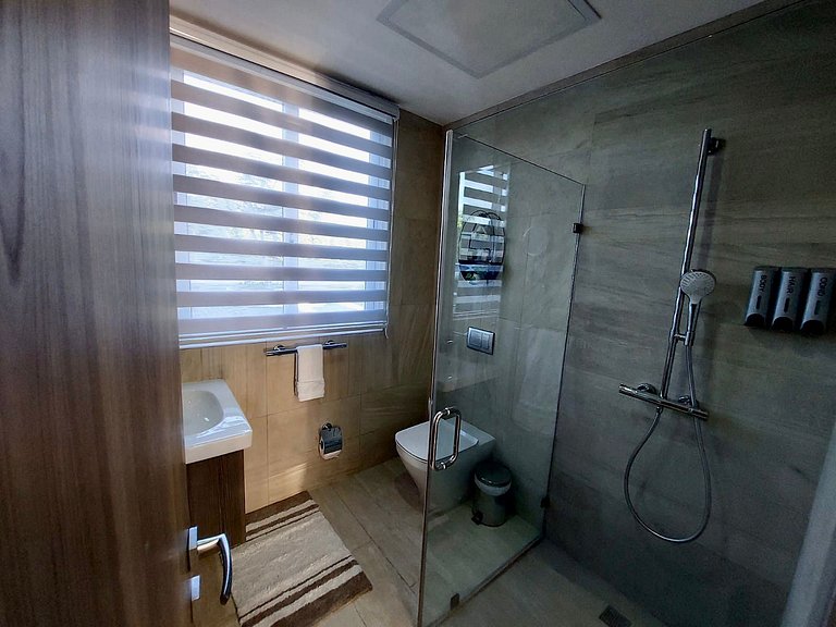 Pool & Golf View Condo Inside Hard Rock Area