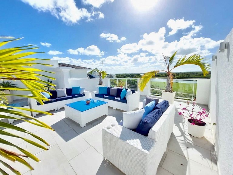 Harmony Penthouse with Golf View