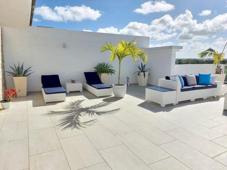 Harmony Penthouse with Golf View