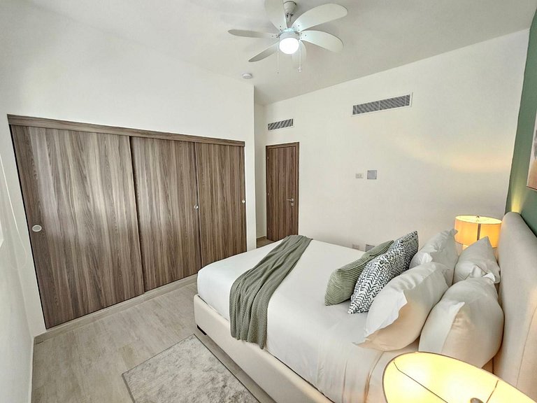 Deluxe Condo w/Pool View at Hard Rock Golf C.