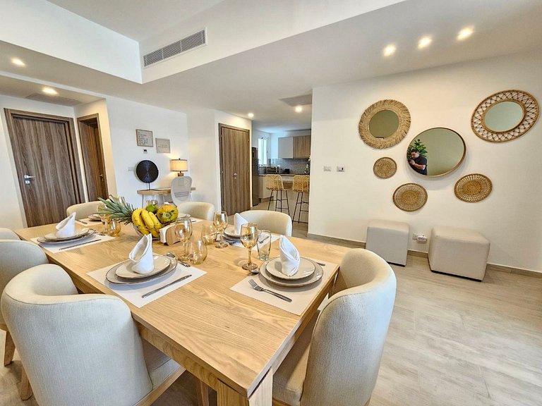 Deluxe Condo w/Pool View at Hard Rock Golf C.