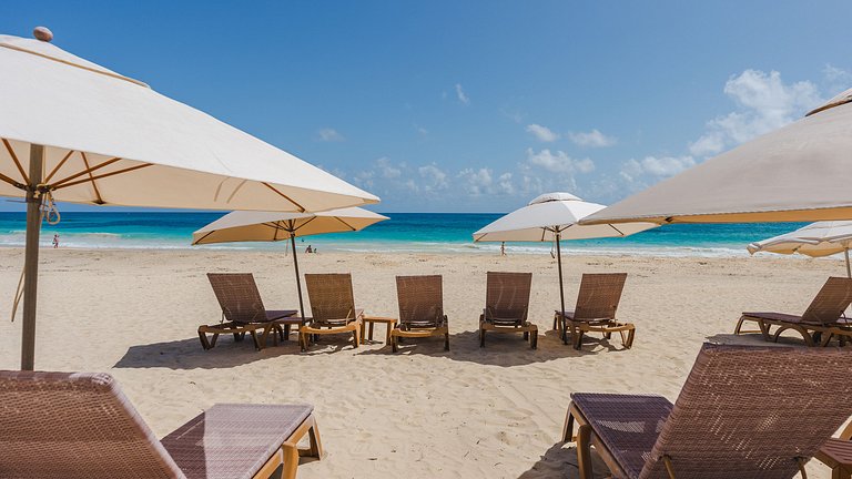 Luxury Condo& Golf Cart Included in Cana Pearl